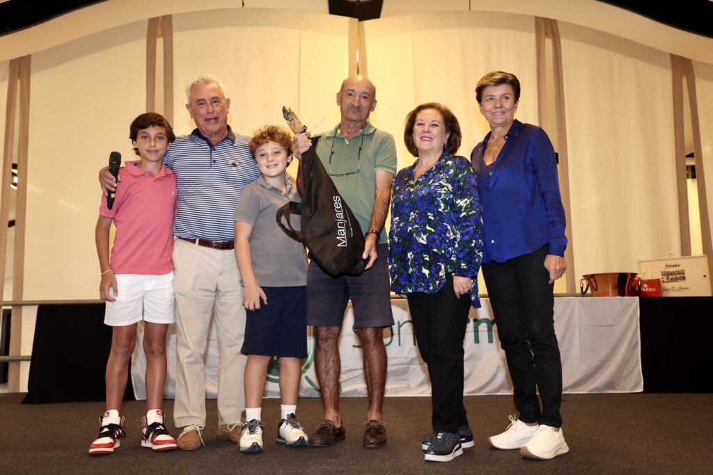 Palma Pilar Pellicer Discreto uh Entrega trofeo golf Amics de la Infancia.